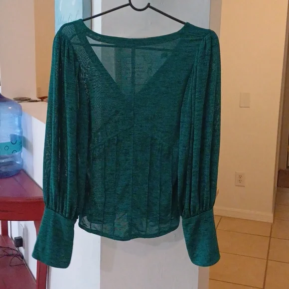 Free People Killer Queen Tee Top in shimmer green St. Patricks Day M - Picture 6 of 12
